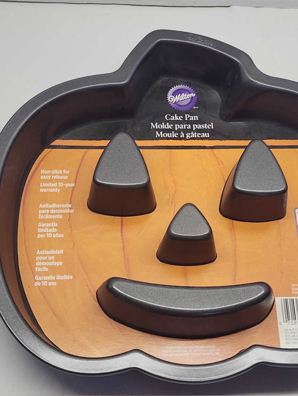 Wilton Halloween Non-Stick Jack-O'-Lantern Pumpkin Cake Pan
